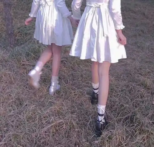 女生真人版头像不露脸成