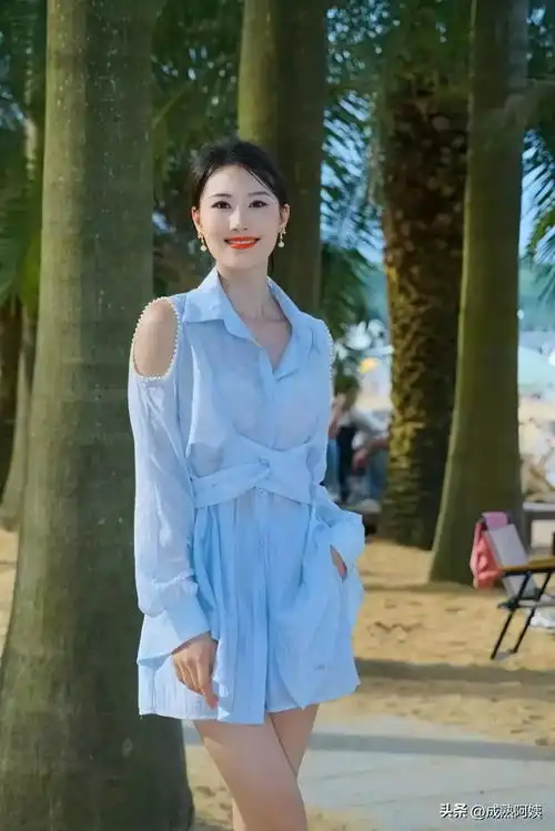 高颜值美女来袭笑容甜美,温柔又大方