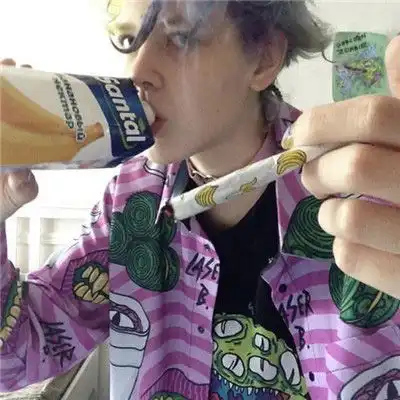男生吸烟头像伤感图片