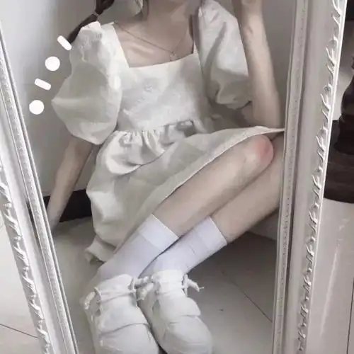 个性部位女生头像有些人一开始就选择离开而我选择等待