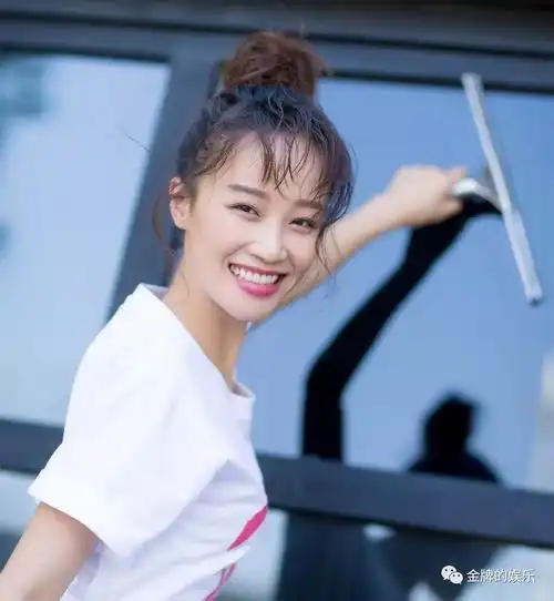 蓝盈莹如今大红大紫,网友认为女强男弱,她和曹骏必定分手