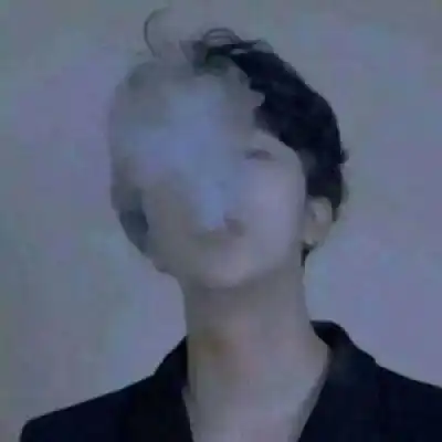 想做一直疯狗,不开心时,逮谁咬谁