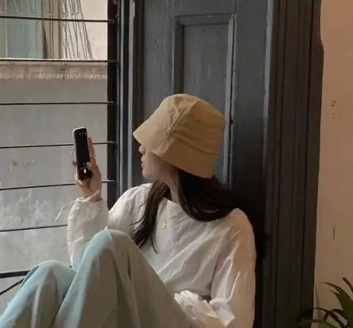 ins甜宠限量版女生头像就这样散吧