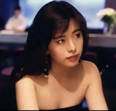 普通女孩变成美女的捷径是什么原因全在她懂得营造氛围感