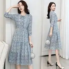 2022春装新款韩版女装修身时尚雪纺连衣裙碎花波西米亚裙沙滩裙
