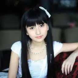 求好心人告诉我她叫什么名字或者哪有她的图片