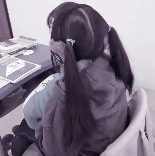 超火不露脸女生头像我要去漫游宇宙啦,回来带星星给你