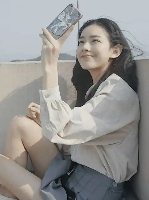 王思聪当舔狗苦追女网红,女方像极了第二个鞠婧祎,网友互怼真精彩