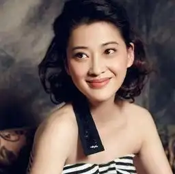 她一婚嫁导演未孕,二婚与丈夫连生两胎,如今44岁被宠到不会取钱