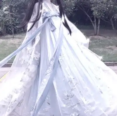 女生手拿花唯美图片头像