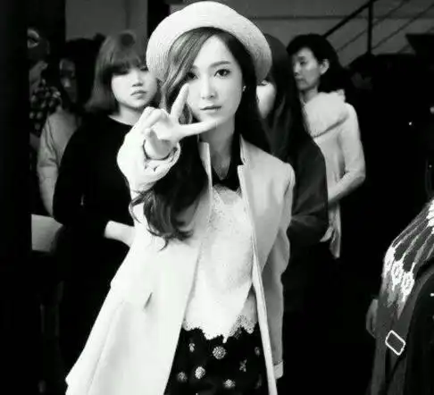 女星戴草帽,赵丽颖可爱,关晓彤土气,迪丽热巴时髦到飞起网易订阅