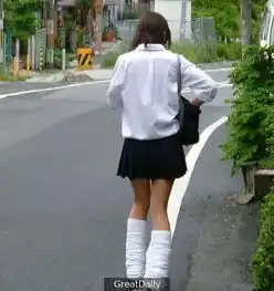 搜狐公众平台日本女高中生叫人受不了底下也太凉快了吧