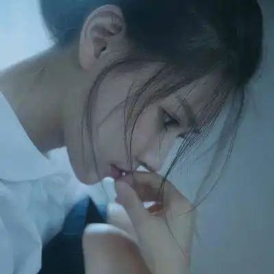 校服女生头像青春校园皮