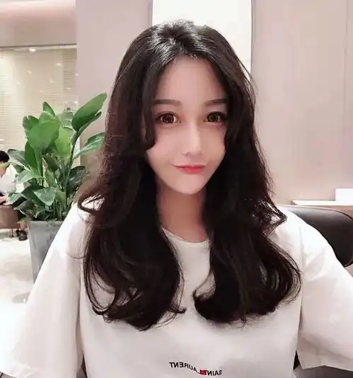 四类女生剪了刘海让颜值更高,减龄又瘦脸,少女感十足更显魅力