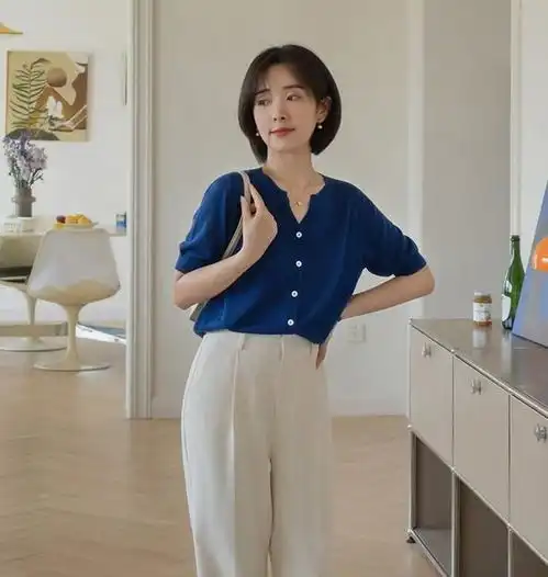 建议皮肤偏黑的中年女人,多穿这5种安全色,减龄显白提气质