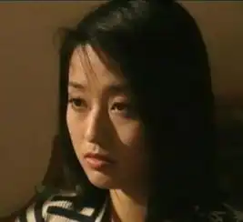 15岁自己赚学费,与大8岁导演相爱,与小8岁演员结婚