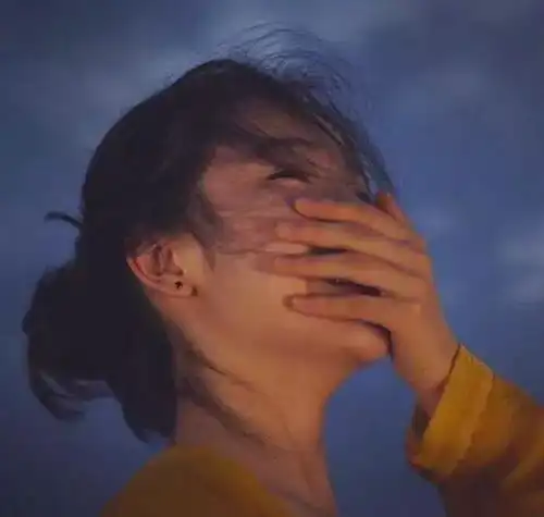 女孩图片头像感情