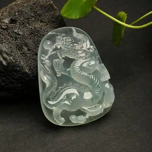 也木西翡翠翡翠雕工几十块到上万的区别