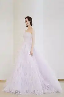 佟丽娅短发搭配拼接t恤,嫩回18岁少女,网友真看不出34岁了