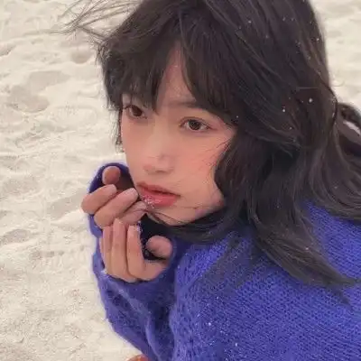 网易云热评下楼买饭,遇到个jk萌妹子,一眨眼就找不到了