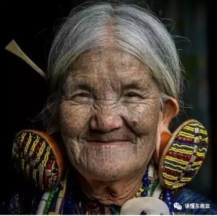 头像女有纹身头像丑化