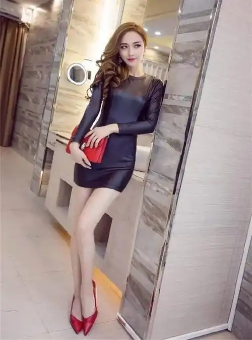 包臀裙俏皮搭配,美女风姿妖娆娇柔妩媚,回头率百分百