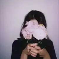 女生头头像成熟高冷遮脸的女生头像