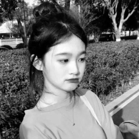 黑白渣女头像清晰版董璇