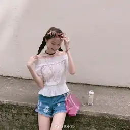 组图网红美女林小宅热裤秀长腿甜笑清纯可人新闻频道