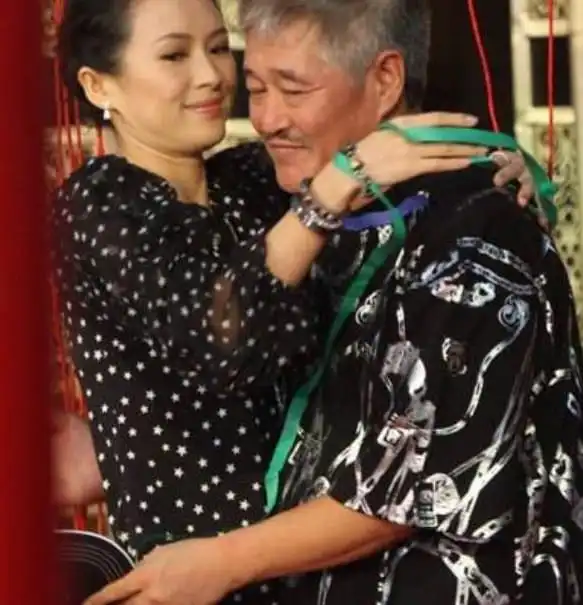 赵本山辉煌时期有多霸气怀中抱美人都不算啥,最后一张才叫震撼