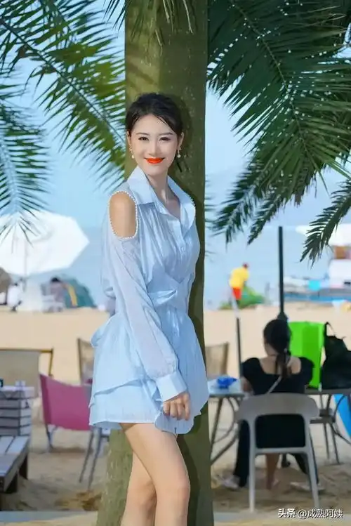 高颜值美女来袭笑容甜美,温柔又大方