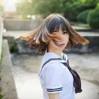 微笑女生头像笑容甜美的小女生
