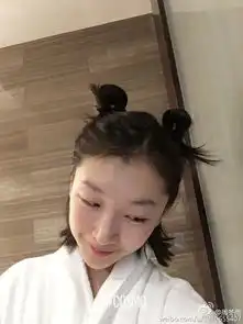 时髦到飞起周冬雨的造型就是短发女生的教科书
