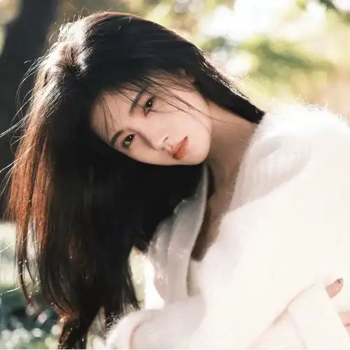 鞠婧祎真是美商界的天花板,改妆不仅造型更美,更是贵气逼人