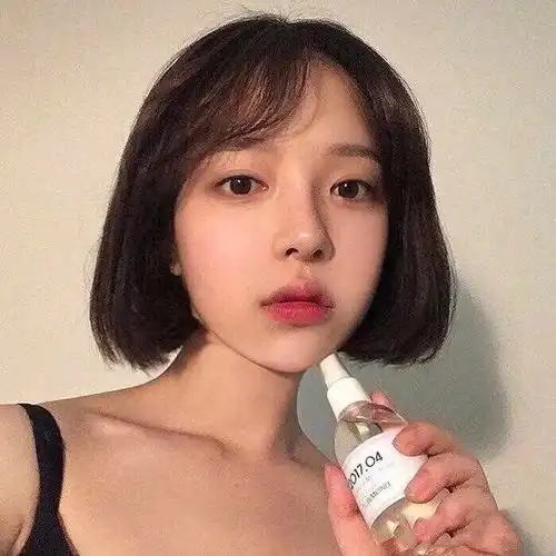短发超级好看女生头像
