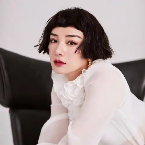 黄奕携女儿走红毯,7岁黄芊玲气质出众,接受采访心思通透感悟多