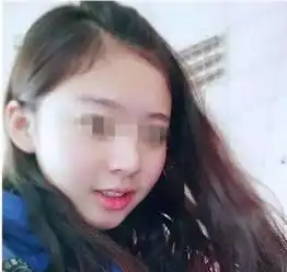 2岁女童坠亡熊孩子和杀人犯之间,隔着家长而已