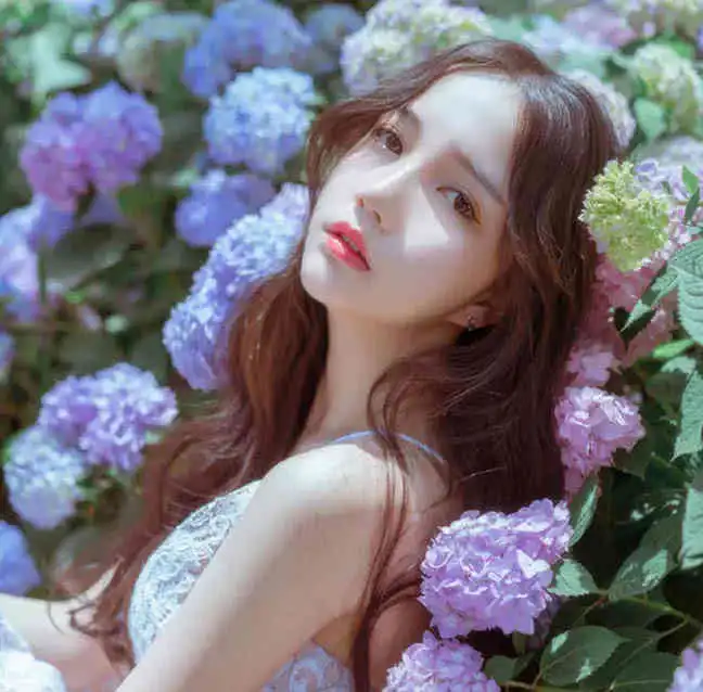 女生头像水景人物图片