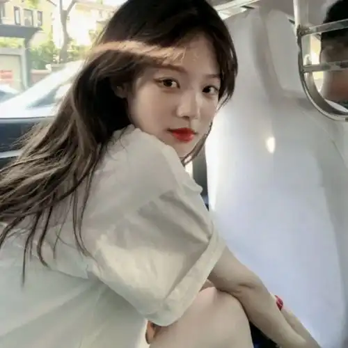 招桃花温柔小众真人女生头像306