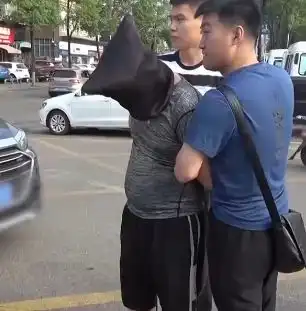 六旬老人退休结识年轻女网友,视为知己,对方却看中他的命