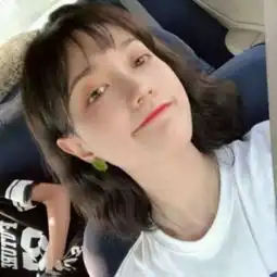 各位帮个忙,请找一下这个头像的情头.