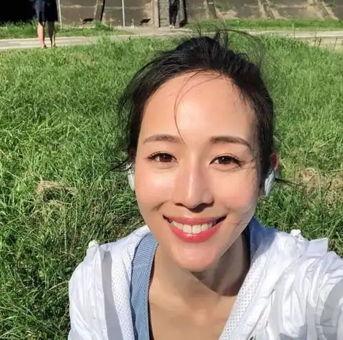 张钧甯坚持长跑11年,她第一次爆料是如何克服紫外线过敏保养肌肤的