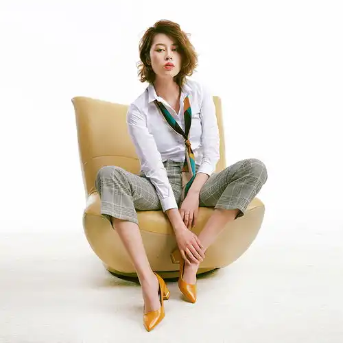 一件不会脏不会皱的白衬衫,像袁泉那样穿出高级感