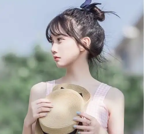 搞笑gif小姐姐,你这么客气,我都有点不好意思啦