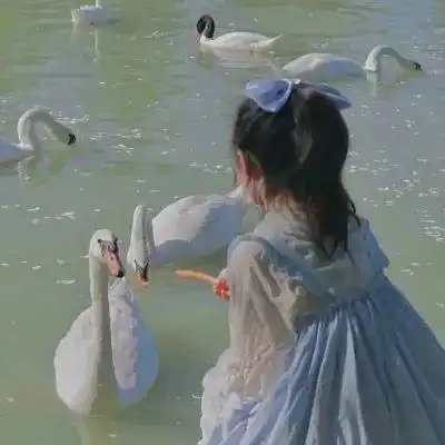 超心水头像聚拢来是烟火摊开来是人间
