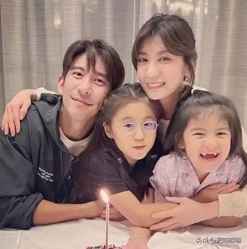 贾静雯一家四口现身,为小女儿庆8岁生日,波妞被赞仨姐妹颜值高