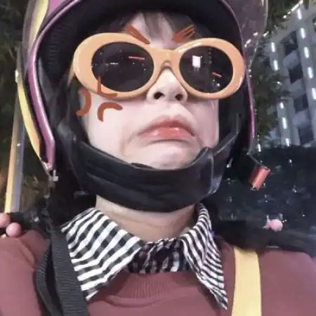 抽象搞怪头像女抹脸