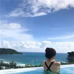 微信头像女生背影侧面可