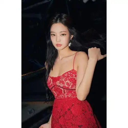 这些对微胖女生友好的连衣裙,真香