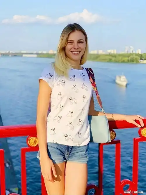 奥运美女爱笑的真人版芭比,又美又飒